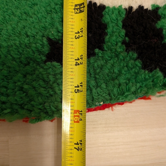 Vintage Latch Hook Christmas Stockings - Picture 6 of 8